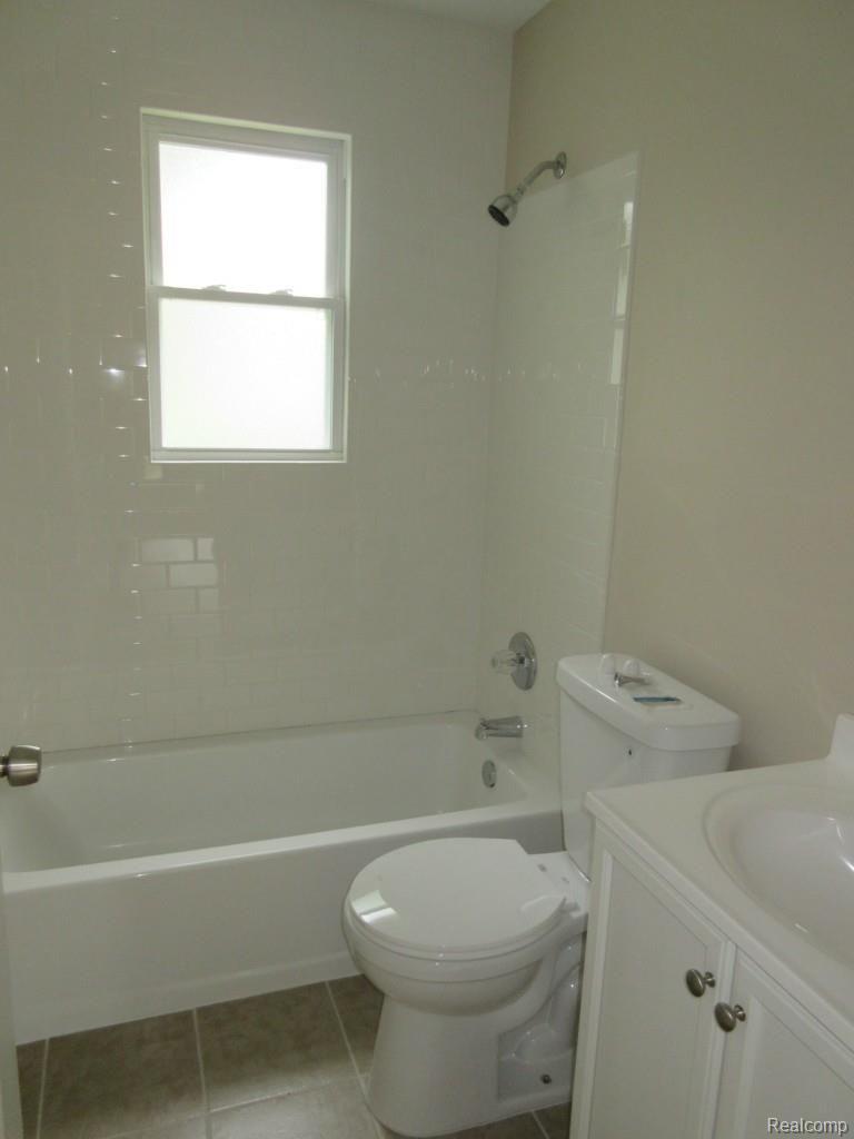 9150 Chilson Road Pinckney, MI 48169 - Photo 13 of 15 IMG_2737.jpg