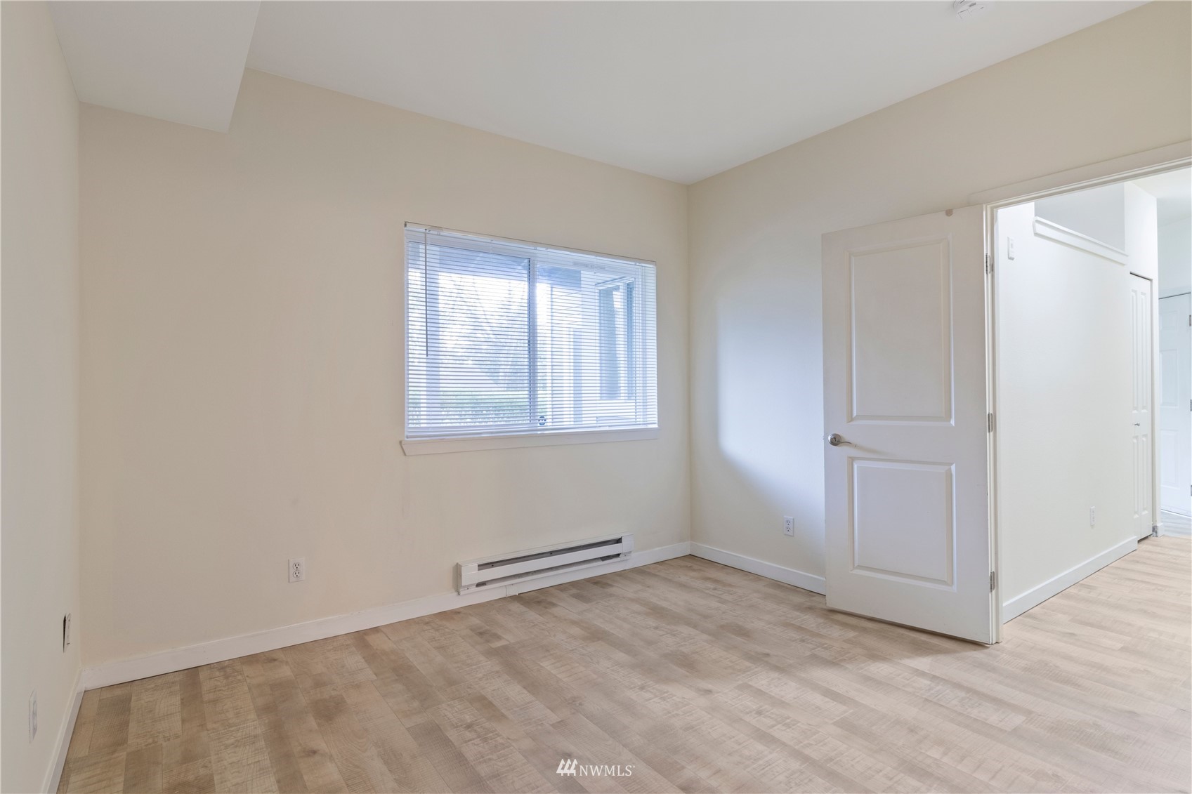 3901 243rd Place Southeast, Unit O102 Bothell, WA 98021 - Photo 23 of 32 an empty room with windows