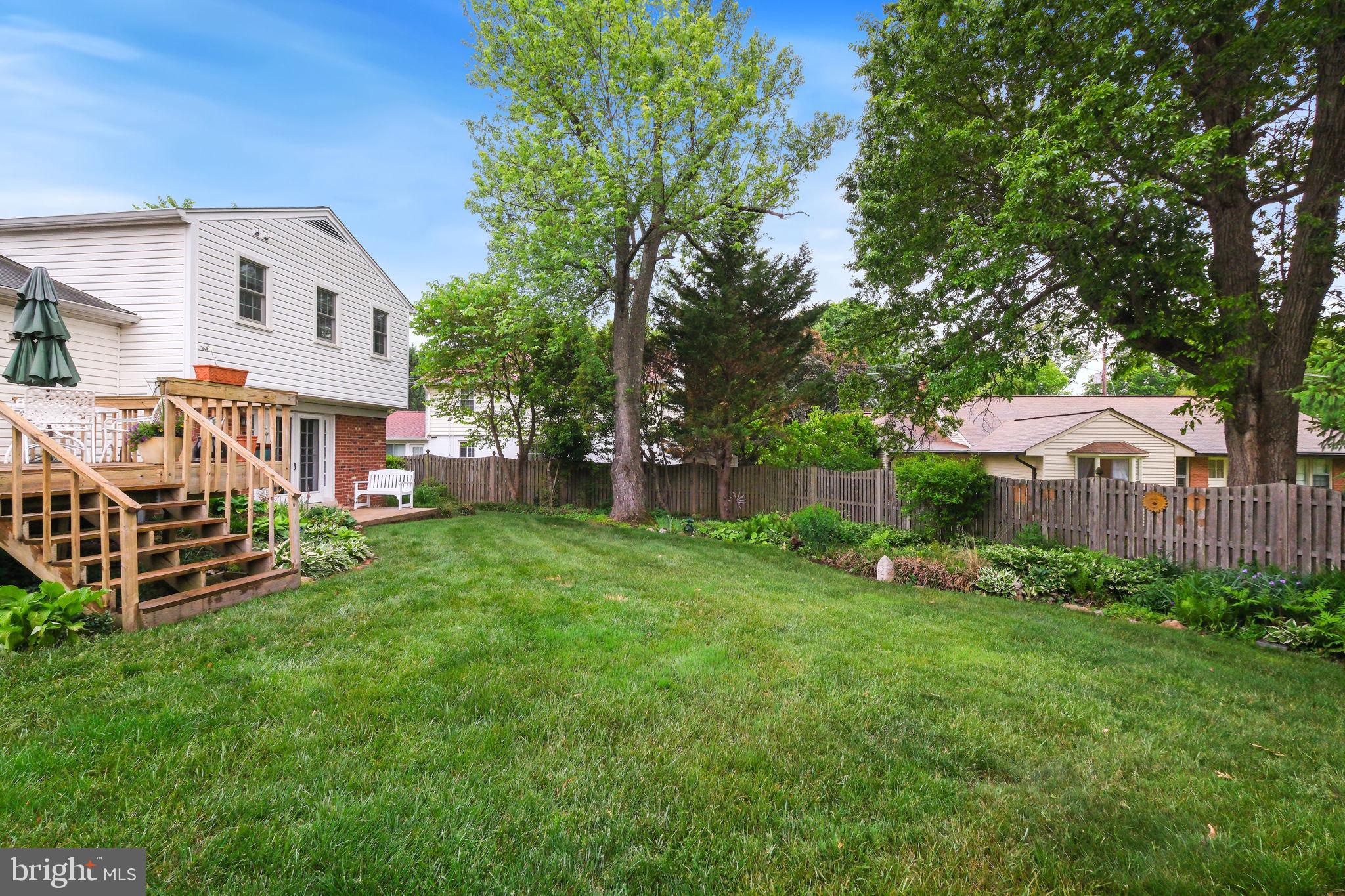 8815 Postoak Road Potomac, MD 20854 - Photo 43 of 45 a view of a yard in front of house