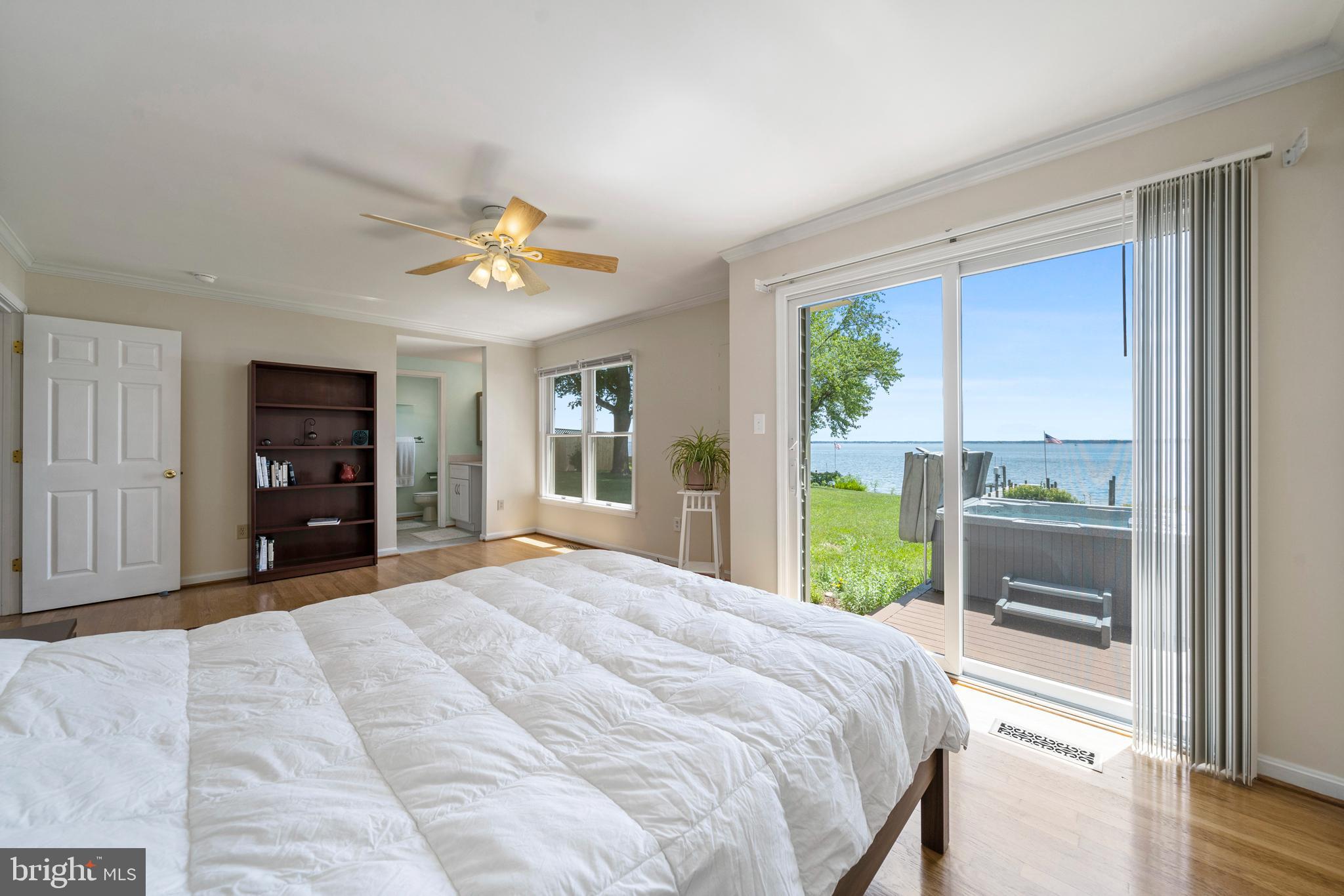 13555 South View Road Newburg, MD 20664 - Photo 20 of 74 Primary bedroom w/ sliding glass door to patio