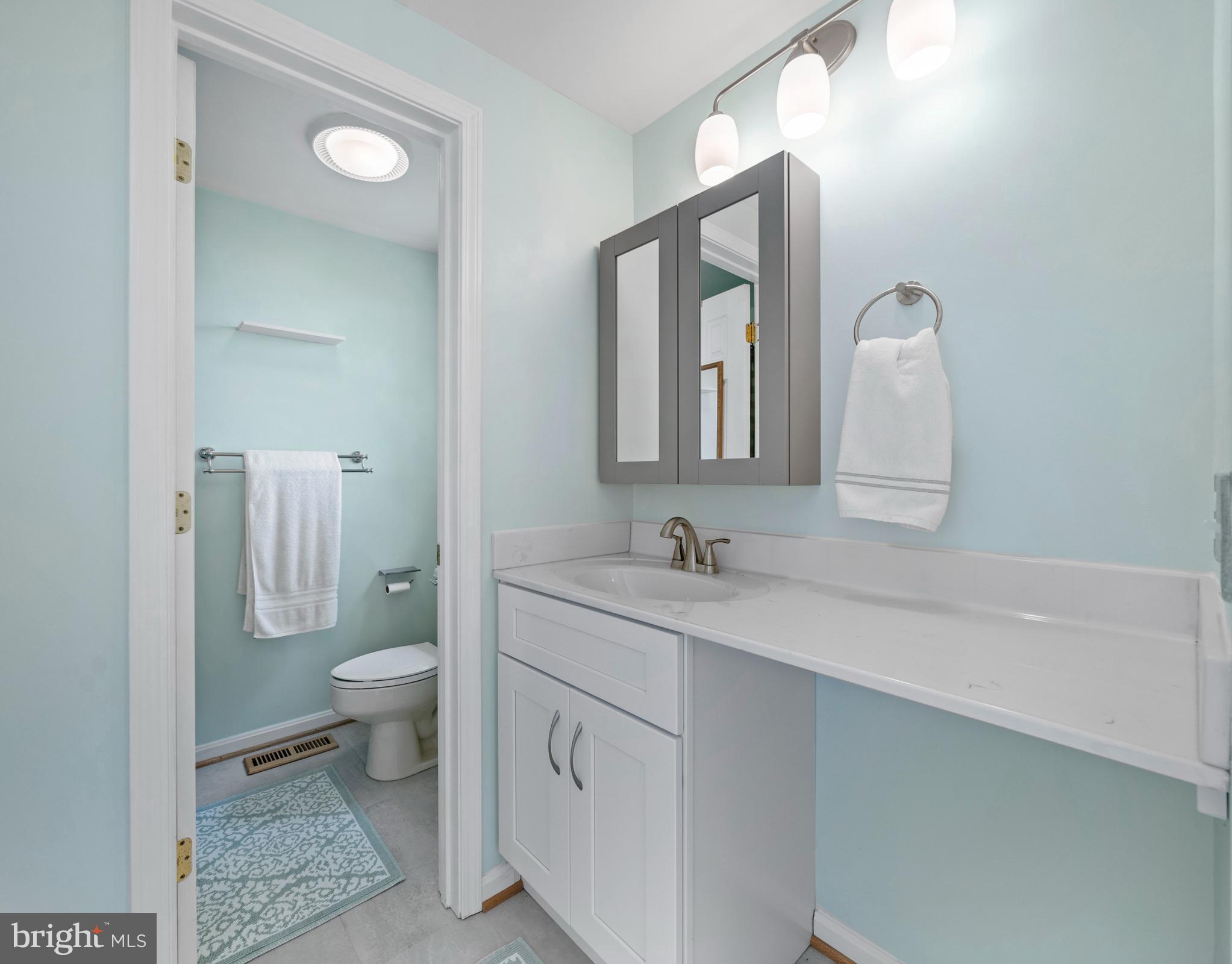 13555 South View Road Newburg, MD 20664 - Photo 21 of 74 Attached primary bathroom