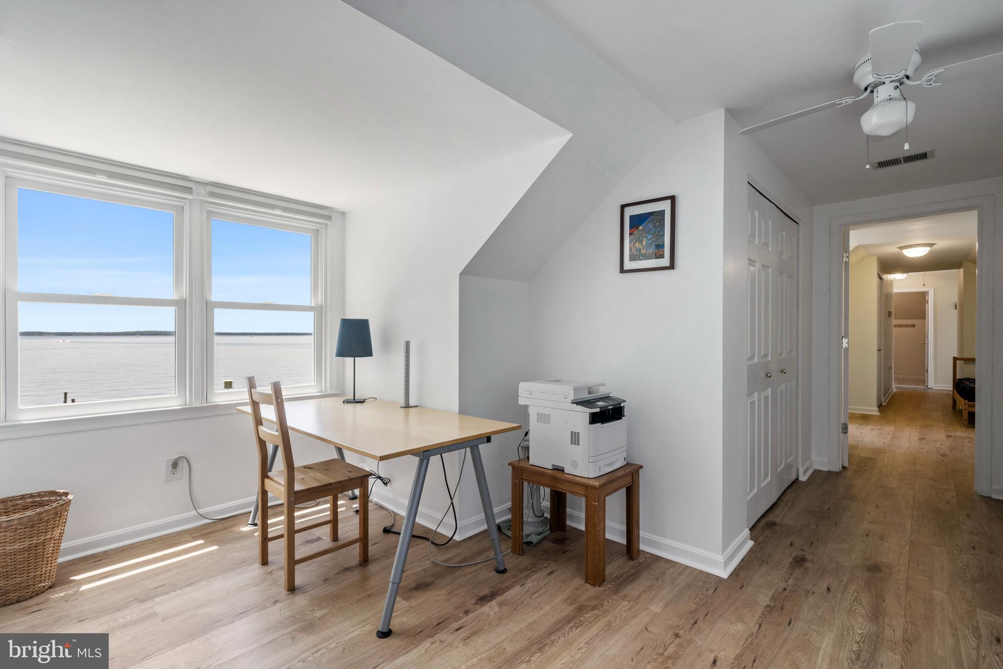 13555 South View Road Newburg, MD 20664 - Photo 29 of 74 Desk nook