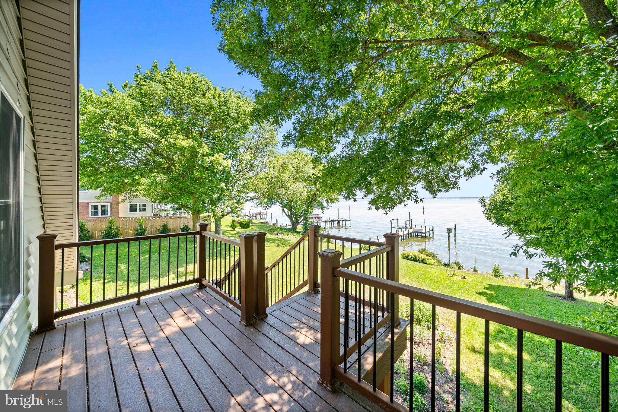 13555 South View Road Newburg, MD 20664 - Photo 46 of 74 Upper level deck