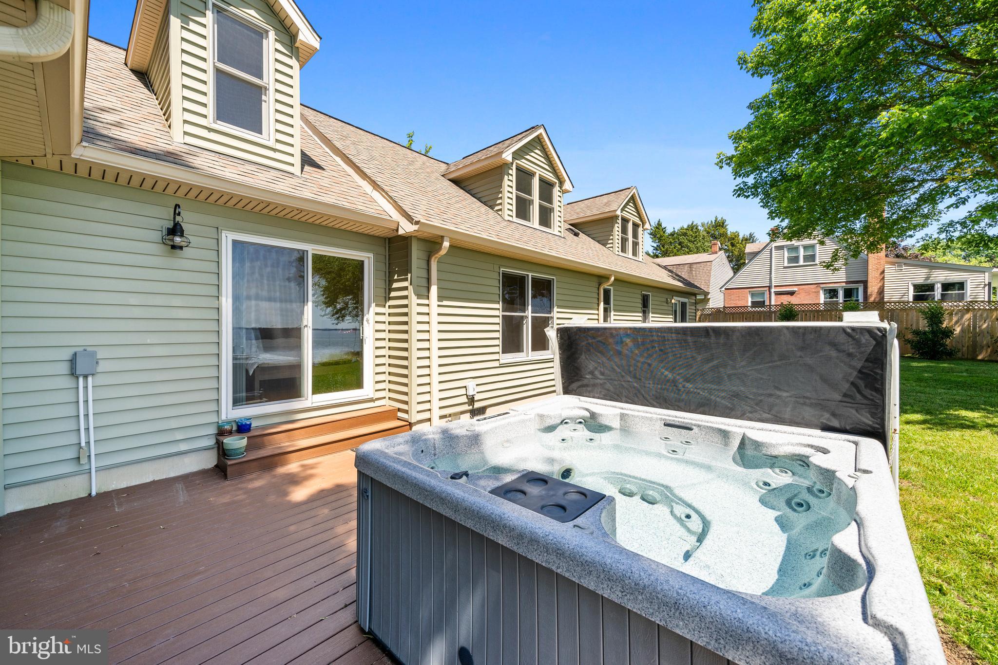 13555 South View Road Newburg, MD 20664 - Photo 63 of 74 Back deck with hot tub