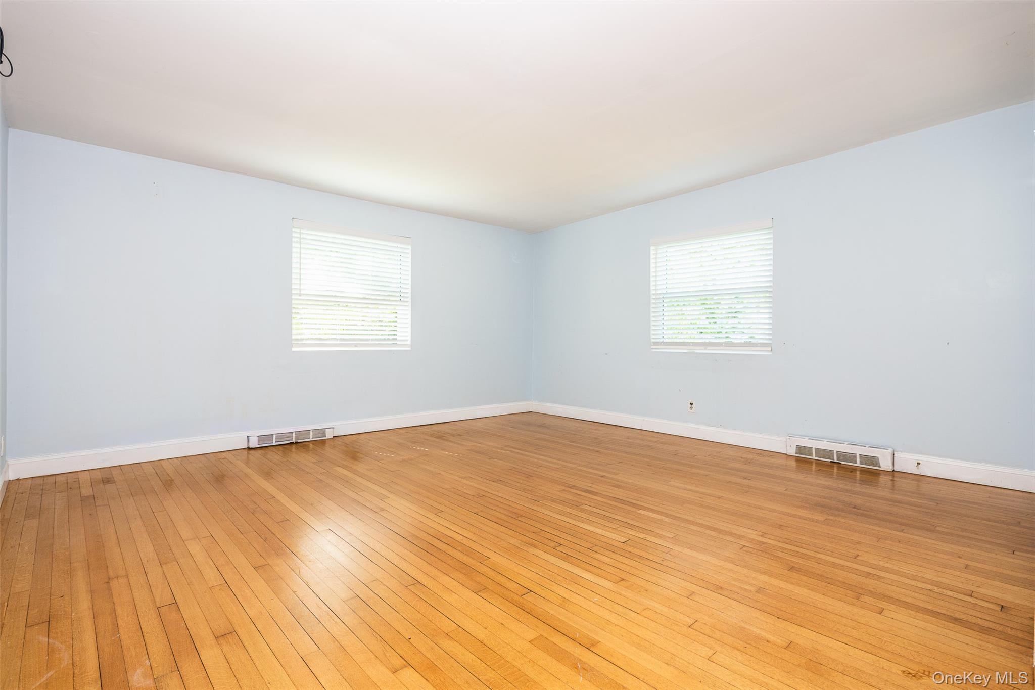 33 Port Washington Road Sound Beach, NY 11789 - Photo 6 of 25