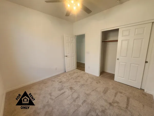 $2,200 | 7239 North 89th Drive, Glendale, AZ 85305