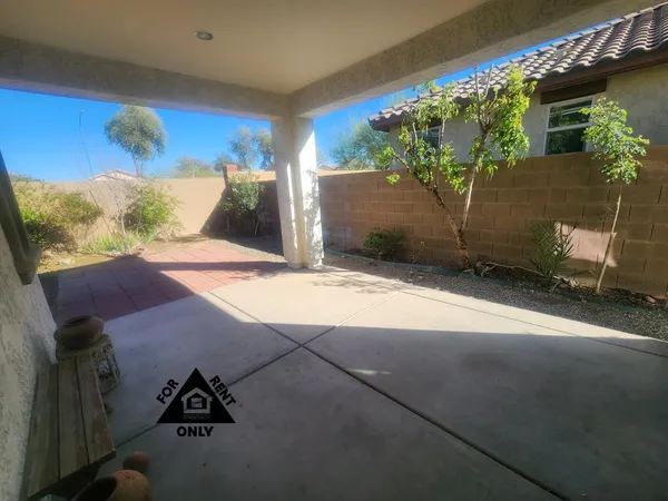 $2,200 | 7239 North 89th Drive, Glendale, AZ 85305