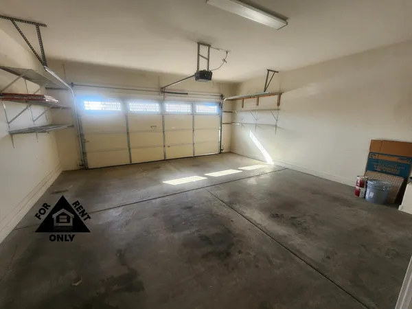 $2,200 | 7239 North 89th Drive, Glendale, AZ 85305