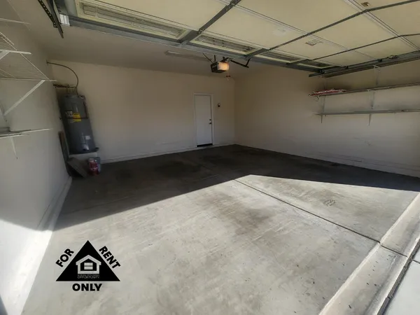 $2,200 | 7239 North 89th Drive, Glendale, AZ 85305