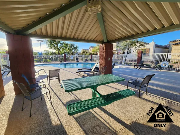 $2,200 | 7239 North 89th Drive, Glendale, AZ 85305