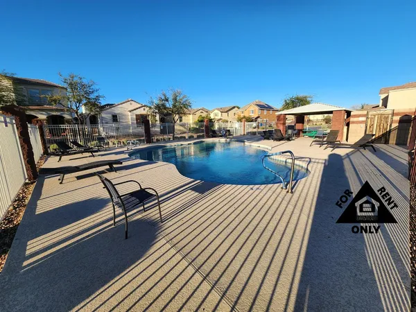 $2,200 | 7239 North 89th Drive, Glendale, AZ 85305