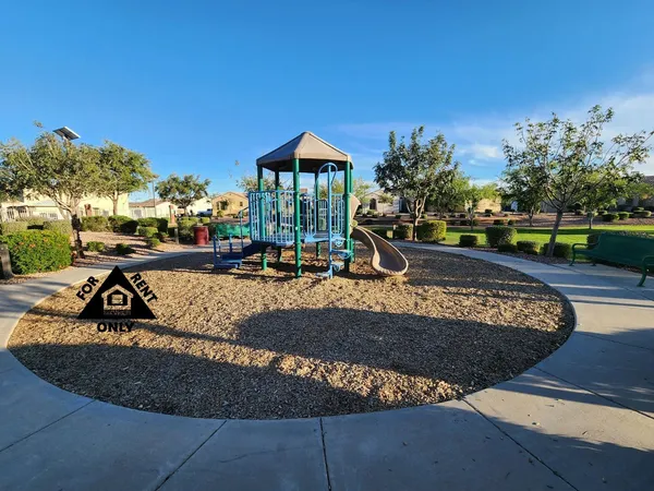 $2,200 | 7239 North 89th Drive, Glendale, AZ 85305