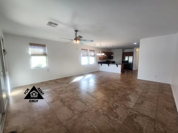 $2,200 | 7239 North 89th Drive, Glendale, AZ 85305
