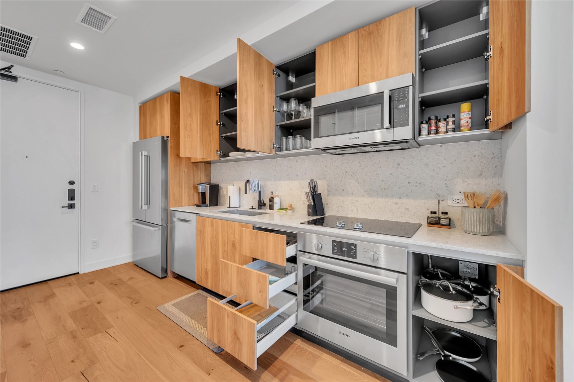 84 East Avenue, Unit 3208 Austin, TX 78701 - Photo 15 of 19