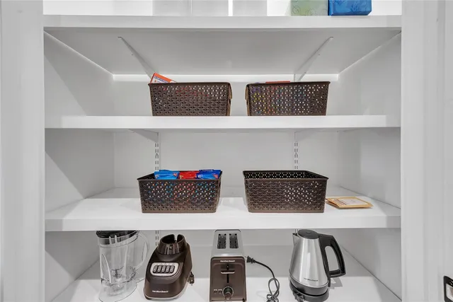 $3,600 | 84 East Avenue, Unit 3208, Austin, TX 78701