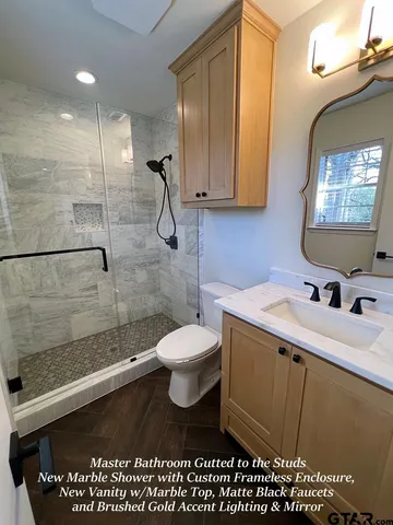 a view of a large yard