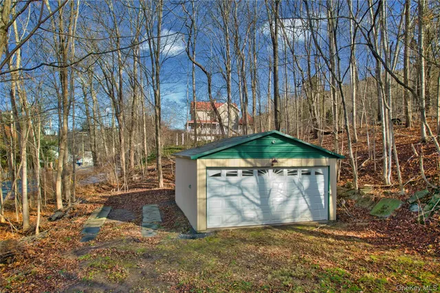 a view of a backyard with wooden floor