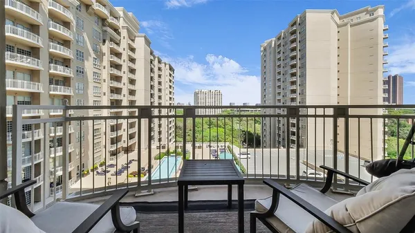 $3,000 | 3225 Turtle Creek Boulevard, Unit 917, Dallas, TX 75219