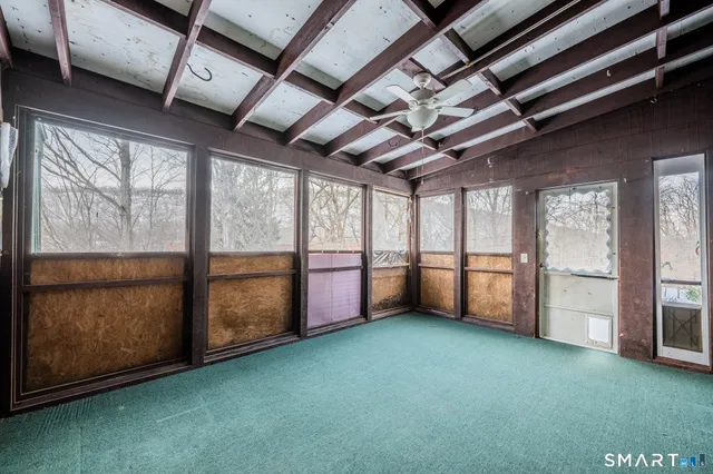 a view of utility room