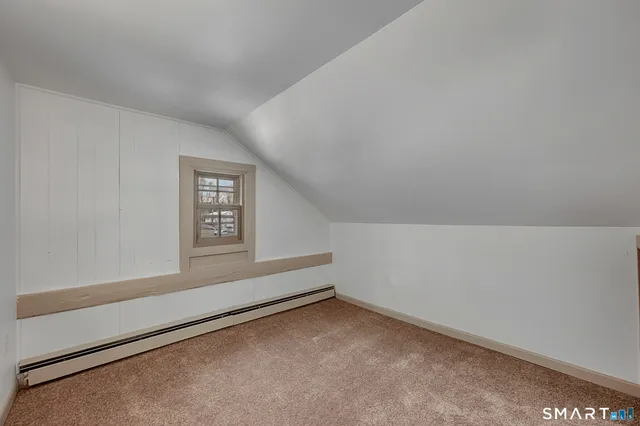 a view of empty room with window