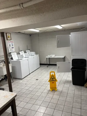 $1,700 | 787 Wilson Avenue, Unit 10, Glen Ellyn, IL 60137