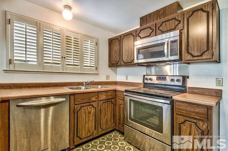 4411 Reggie Road Reno, NV 89502 - Photo 6 of 18 Photo 6