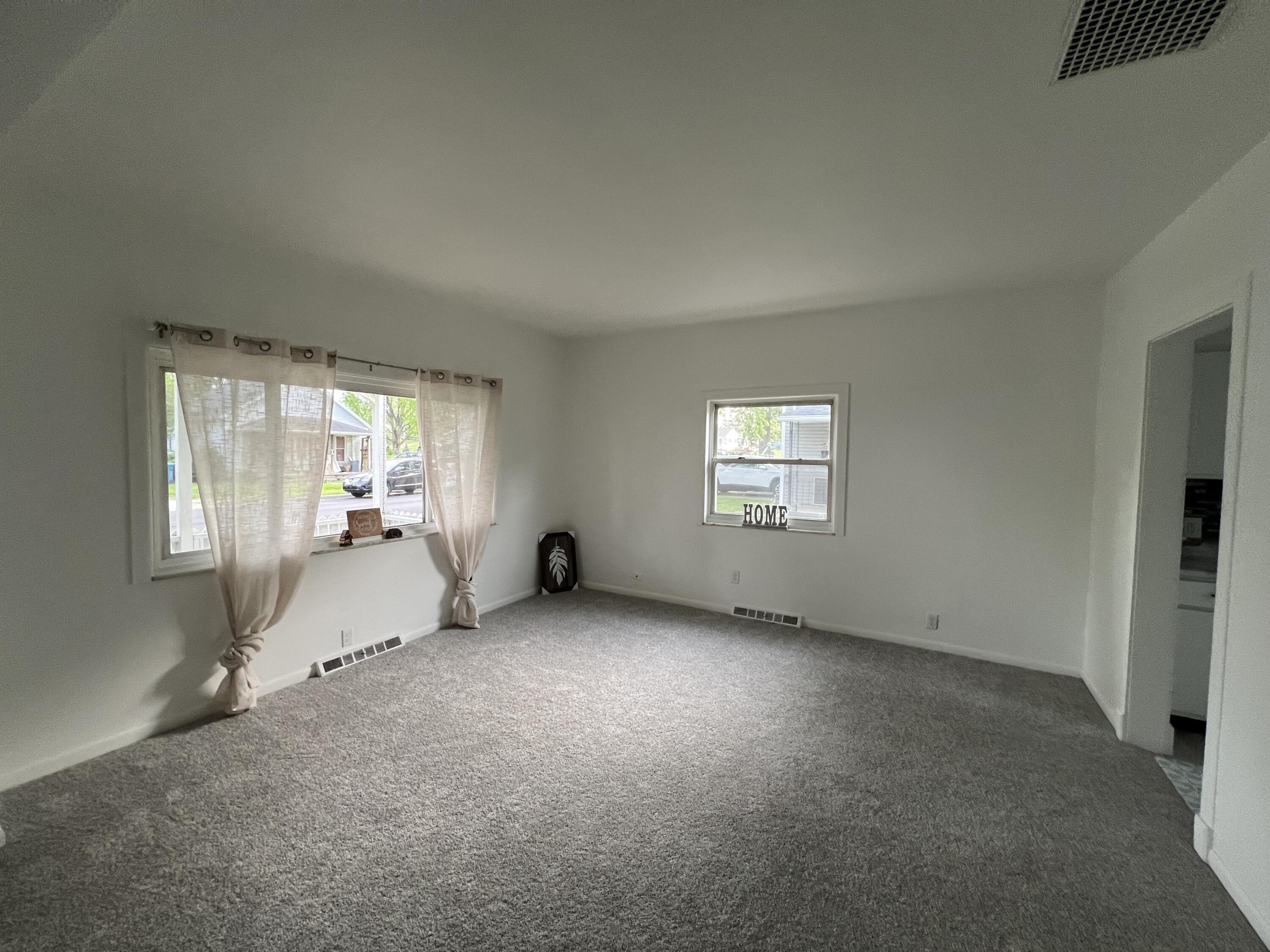 820 Taft Street Sidney, OH 45365 - Photo 11 of 51 Living Room