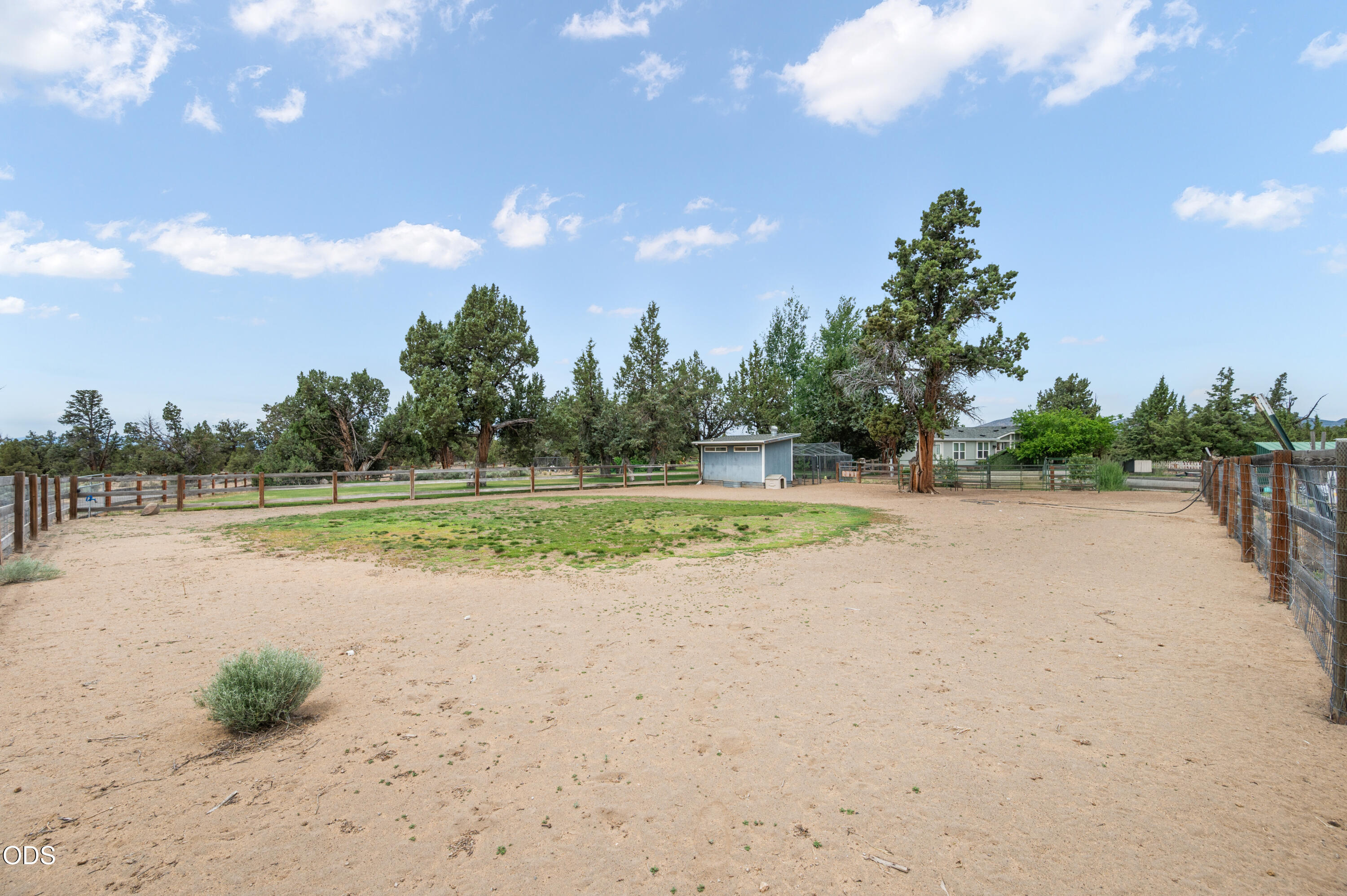 23720 Southwest Starshine Lane Bend, OR 97701 - Photo 34 of 65