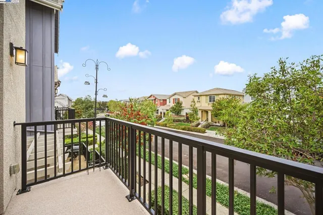 $1,150,000 | 2336-2336 Carbondale Way, Dublin, CA 94568