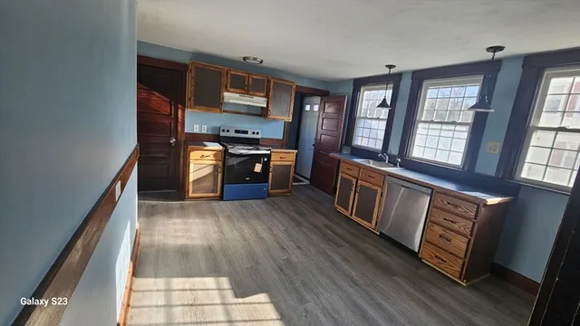 $3,200 | 3 Woodland Street, Unit 3, Whitinsville, MA 01588