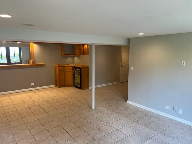 $2,700 | 7830 Westview Lane, Woodridge, IL 60517