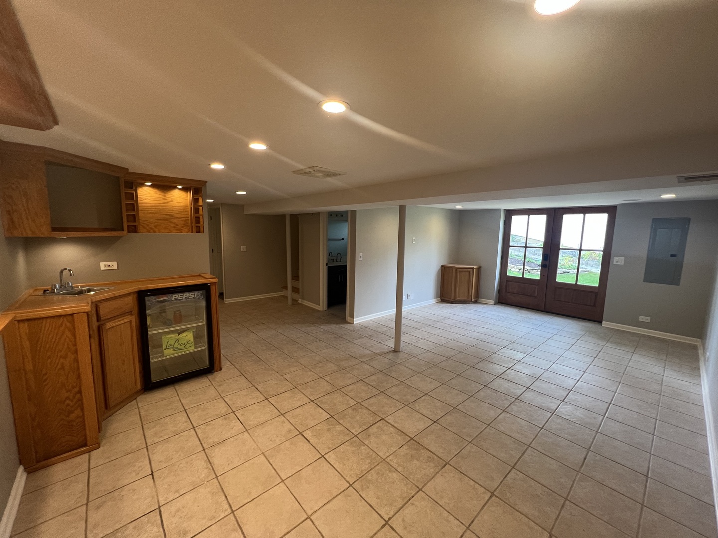 7830 Westview Lane Woodridge, IL 60517 - Photo 19 of 26 a view of an empty room and window