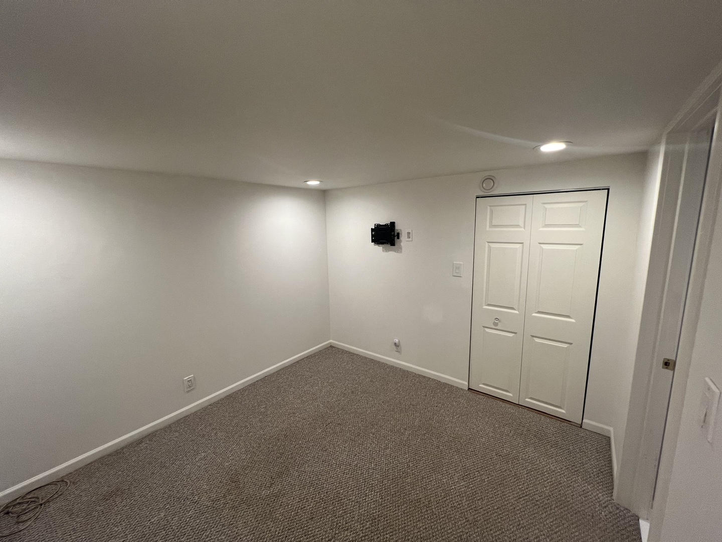 7830 Westview Lane Woodridge, IL 60517 - Photo 23 of 26 a view of an empty room