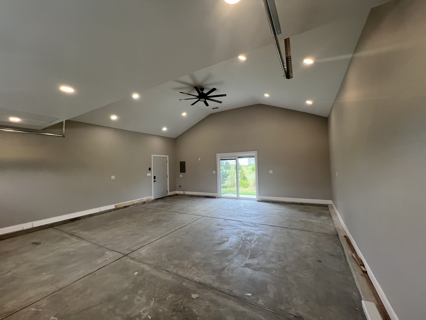 7830 Westview Lane Woodridge, IL 60517 - Photo 26 of 26 an empty room with a empty space and windows