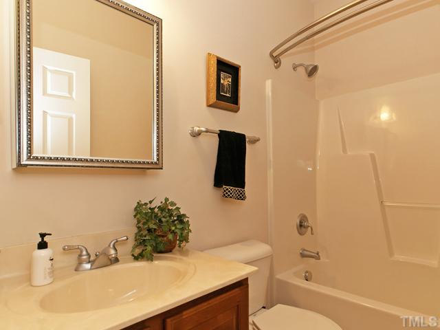 4449 Fairview Ridge Lane Apex, NC 27539 - Photo 19 of 25 FULL BATH!