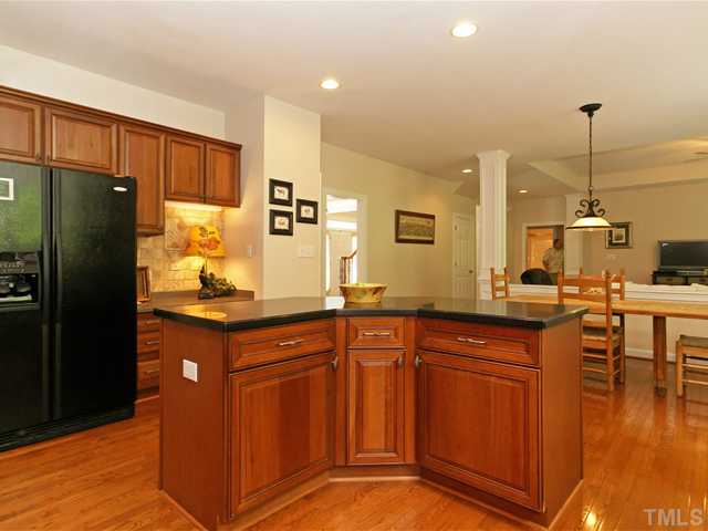 BUILT-IN DESK AREA AND CUSTOM TILE BACKSPLASH!