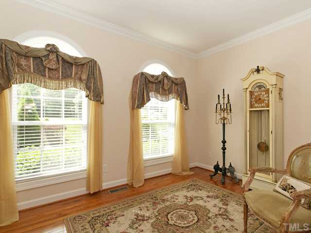 ELEGANT, FORMAL LIVING ROOM WITH LOTS OF NATURAL LIGHT!