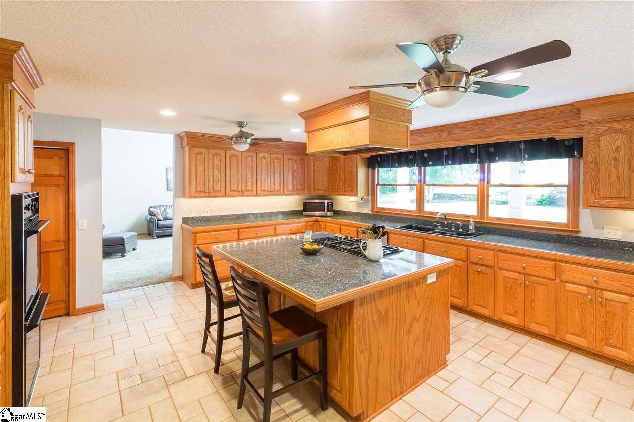 261 North Barton Road Taylors, SC 29687 - Photo 11 of 35 Gallery Image 11