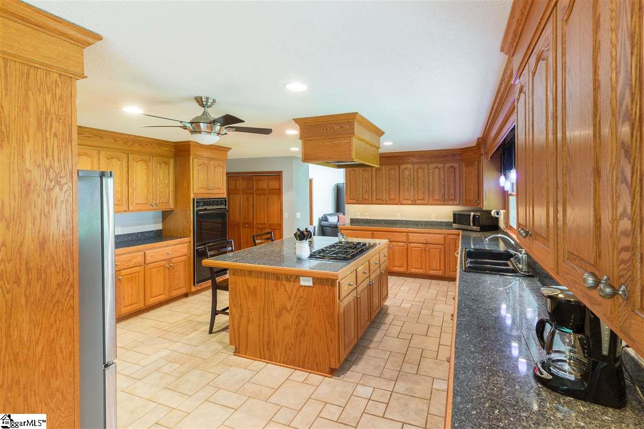 261 North Barton Road Taylors, SC 29687 - Photo 9 of 35 Gallery Image 9