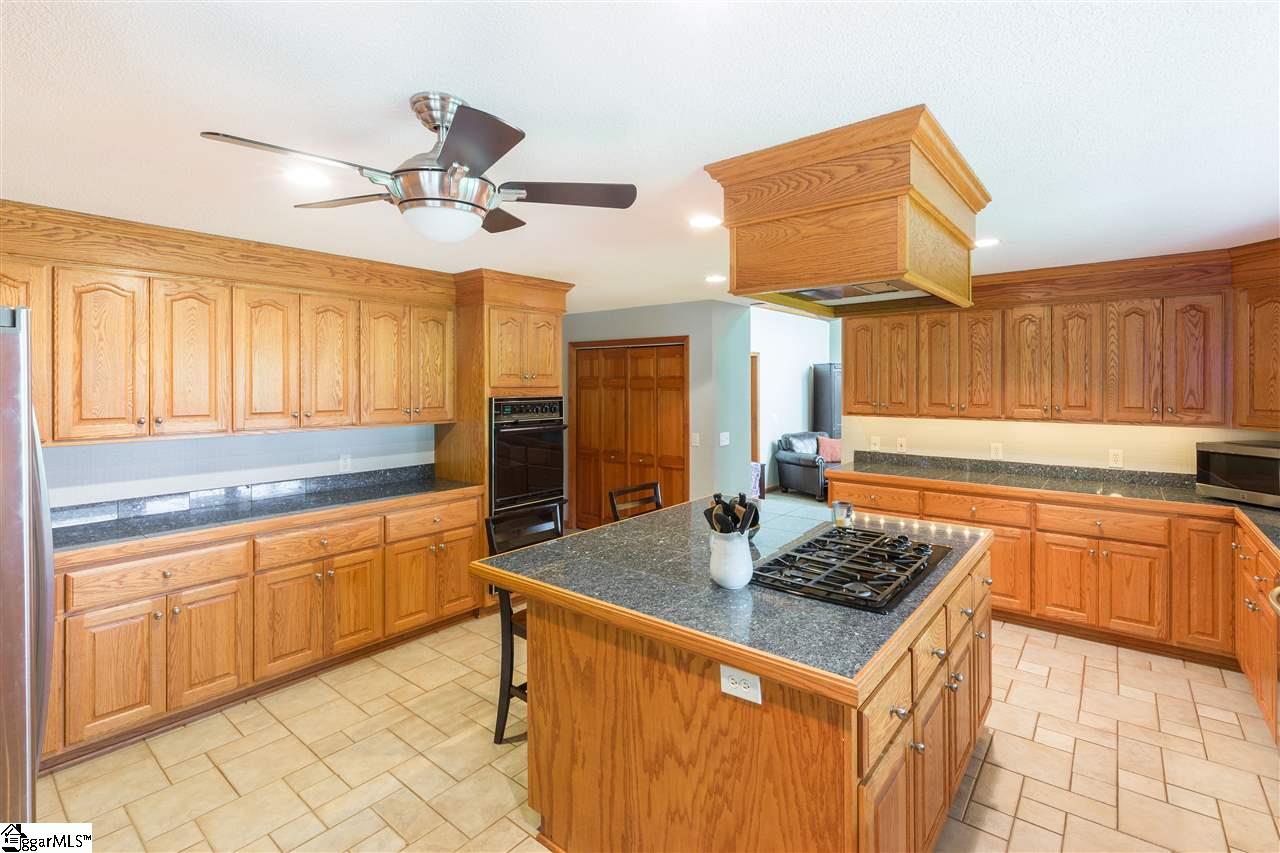 261 North Barton Road Taylors, SC 29687 - Photo 10 of 35 Gallery Image 10