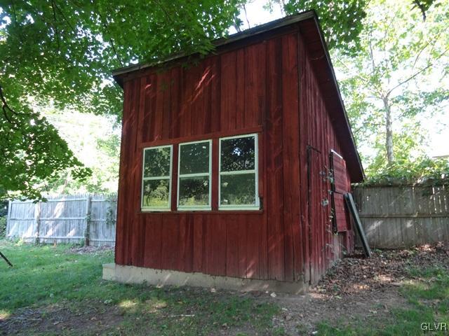 45 Covered Bridge Road Palmerton, PA 18071 - Photo 37 of 44 Chicken Coop