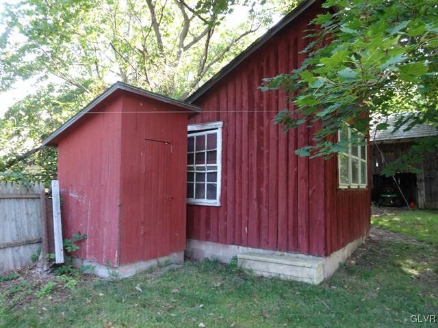 45 Covered Bridge Road Palmerton, PA 18071 - Photo 38 of 44 Outhouse & Chicken Coop