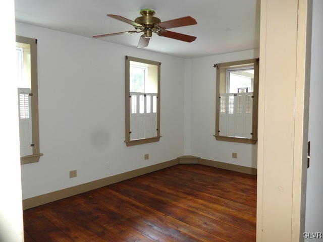 45 Covered Bridge Road Palmerton, PA 18071 - Photo 10 of 44 Living Room