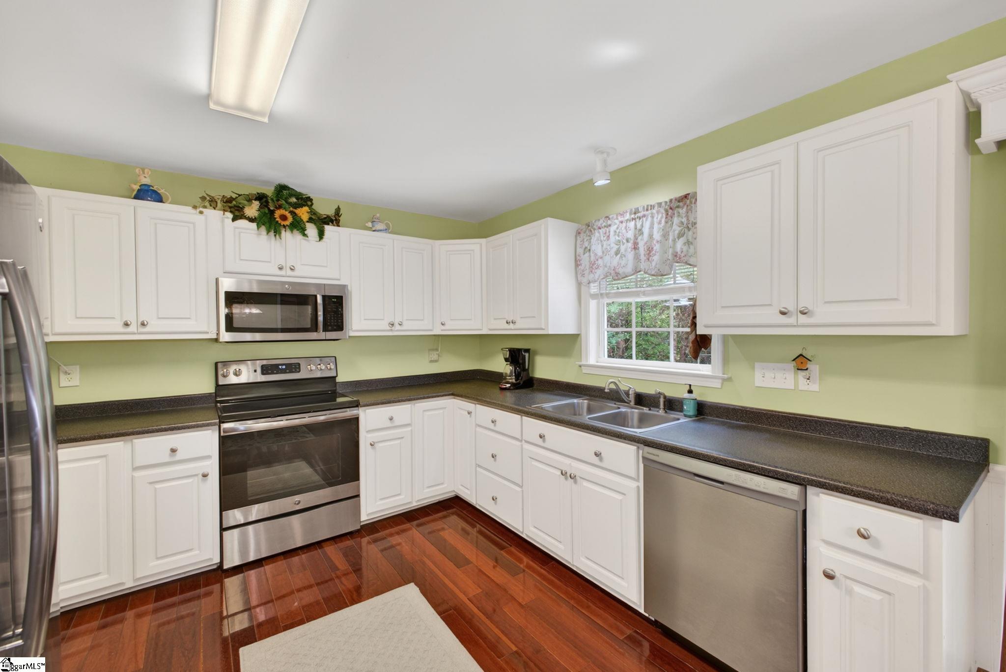 131 Ossie Hayes Road Pickens, SC 29671 - Photo 8 of 31