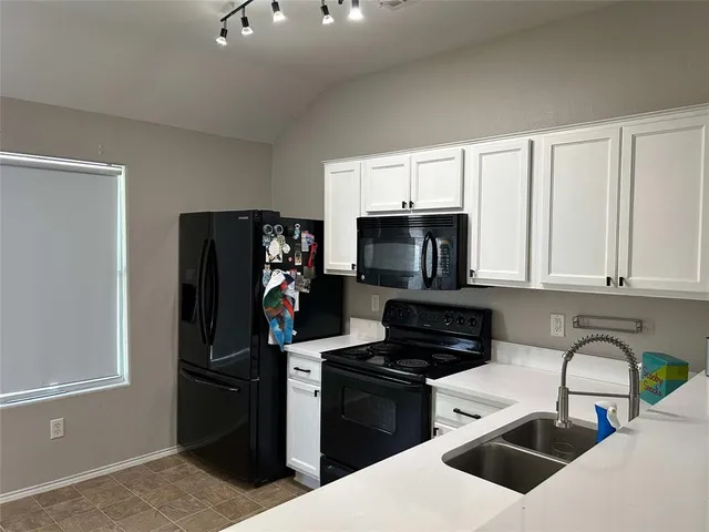 $2,000 | 1949 Sampsell Drive, Dallas, TX 75051