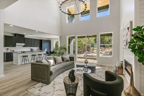 $825,000 | 52 War Bonnet, Wimberley, TX 78676
