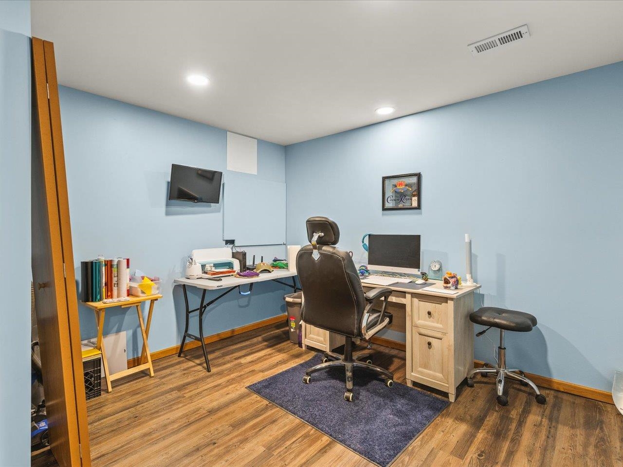 968 Falcon Point Place Rockton, IL 61072 - Photo 27 of 38 a workspace with furniture