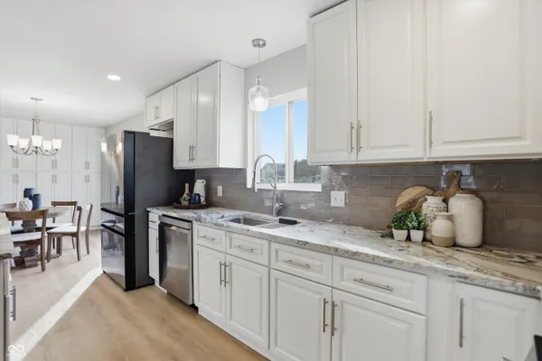 $595,000 | 731 West 600th Street North, Whiteland, IN 46184