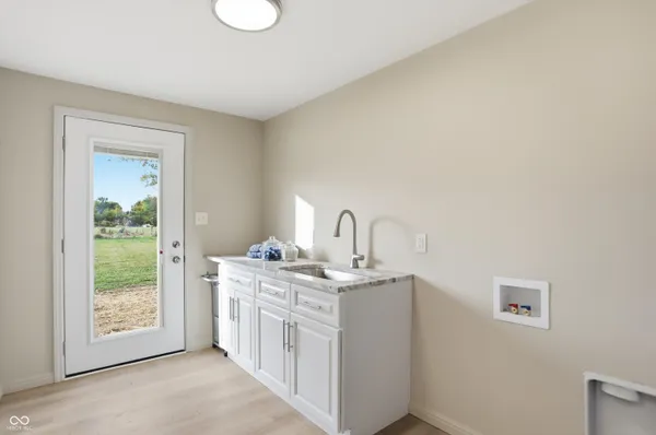$595,000 | 731 West 600th Street North, Whiteland, IN 46184