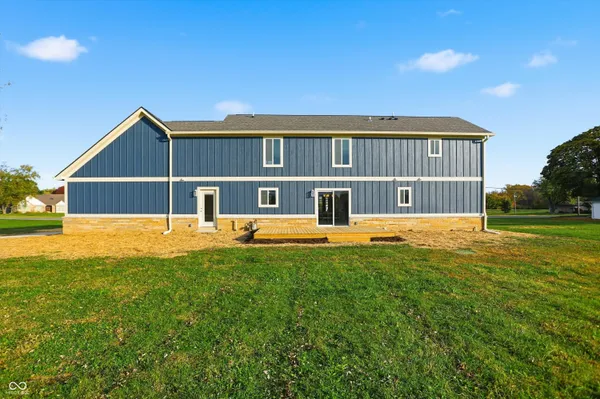 $595,000 | 731 West 600th Street North, Whiteland, IN 46184